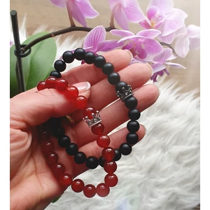 Kép 2/2 - Koronás ónix-karneol szerelmi karkötőpár