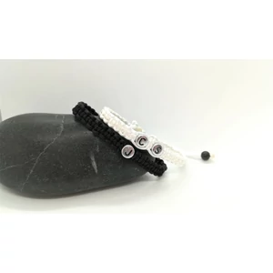 Kép 2/2 - Fekete &amp; Fehér karkötőpár ezüst betűgyöngyös_1