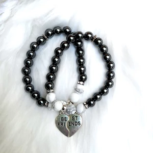 Kép 3/3 - BEST Friends Félbe tört szív medálos ásványkarkötőpár