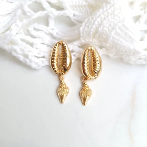 Kép 1/3 -  Rosegold kagyló - csiga fülbevaló 