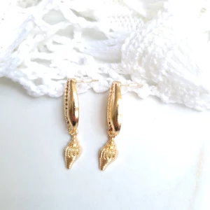 Kép 3/3 -  Rosegold kagyló - csiga fülbevaló 