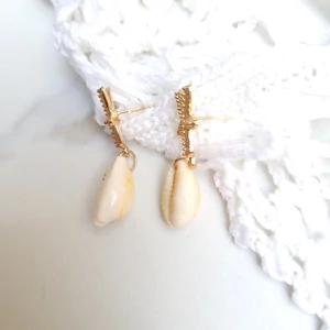 Kép 3/3 - Rosegold csillag- kagyló fülbevaló 