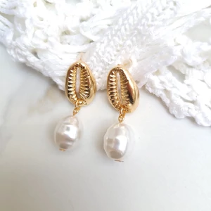 Kép 2/2 - Rosegold kagylóhéj fülbevaló 