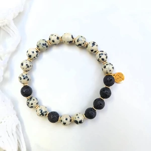 Kép 1/4 - Yvonne Design dalmatajáspis ásványkarkötő - gold