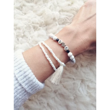 Howlit szerelmi karkötő betűpárral