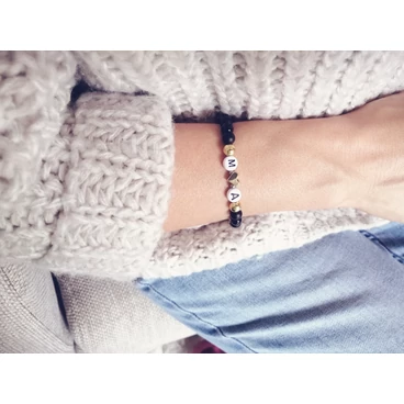 Ónix szerelmi karkötő betűkkel