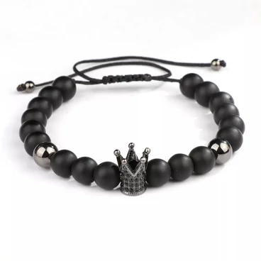 LUXURY ásványkarkötő fekete korona medállal