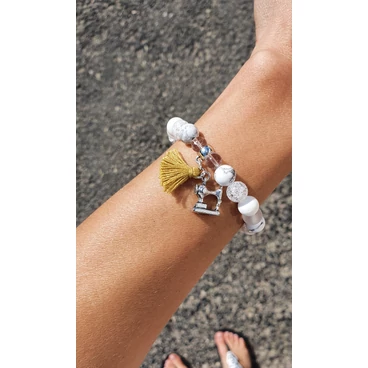 Álomszép varrógép medálkás ásványkarkötő