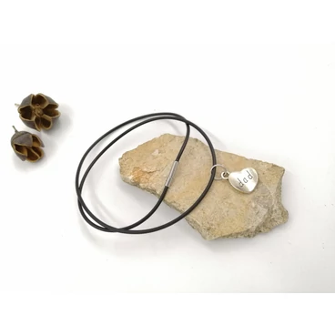 "DAD" (Apa) feliratos szívecskés kaucsuk nyaklánc