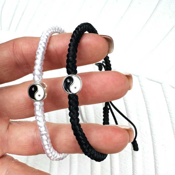 Jin-jang ezüstszín zsinór karkötőpár