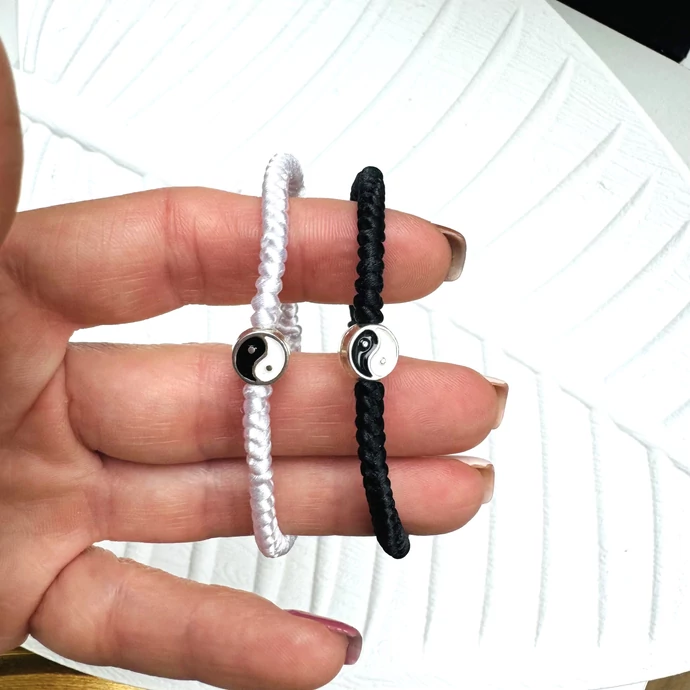 Jin-jang ezüstszín zsinór karkötőpár