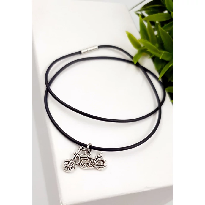 "DAD" (ApaMotor medálos kaucsuk nyakláncfeliratos szívecskés kaucsuk nyaklánc