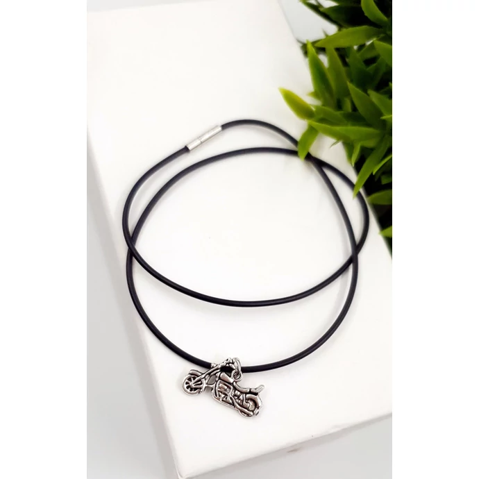 Motor medálos kaucsuk nyaklánc