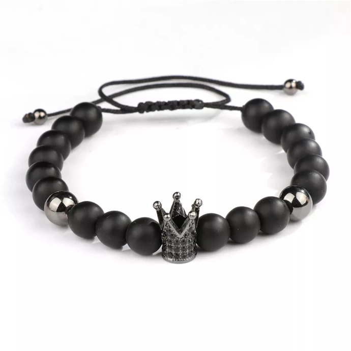 LUXURY ásványkarkötő fekete korona medállal