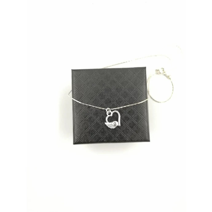 Ezüstözött  nyaklánc szárnyaló szívecske medállal