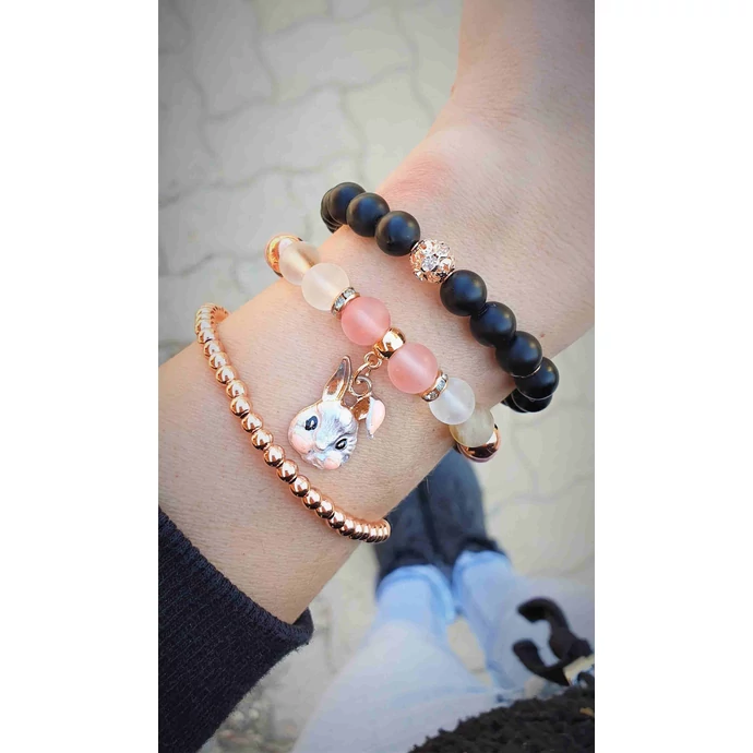 Nyuszi medálos rózsaopál kristálykarkötő