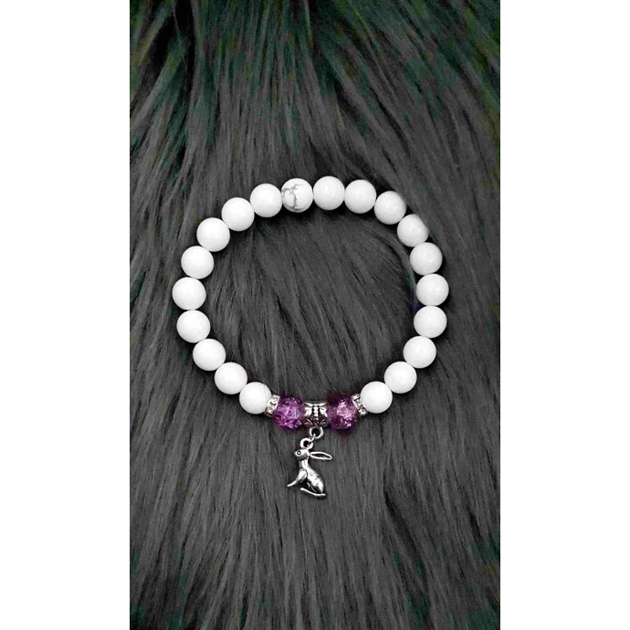 Nyuszi medálos lila roppantott kvarc kristálykarkötő