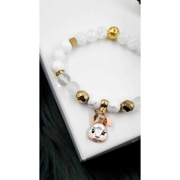 Nyuszi medálos kristálykarkötő "arany"