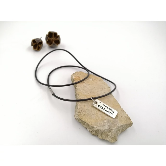 "I choose strength" feliratos kaucsuk nyaklánc