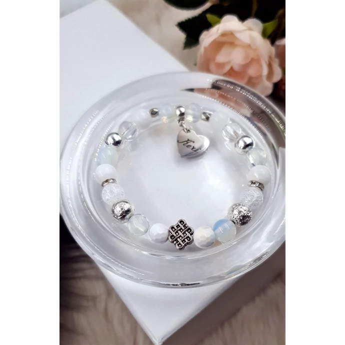 Hófehér végtelen csomó ásványkarkötő "Keri" medállal