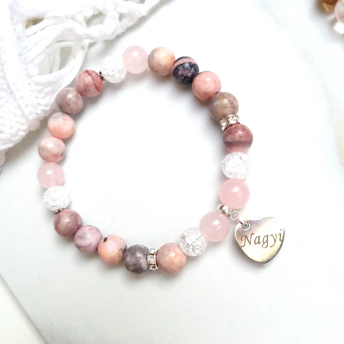 Nagyi feliratos kristálykarkötő