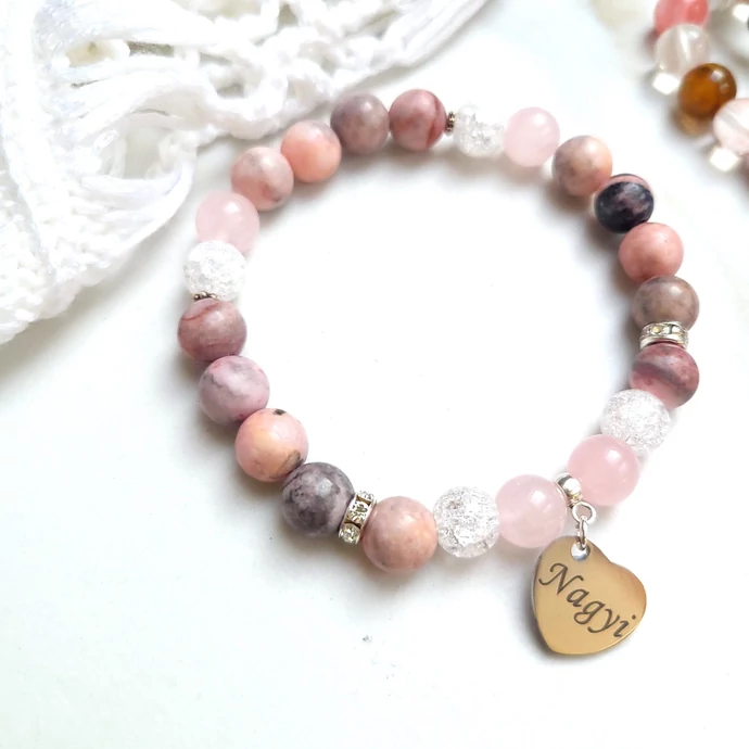 Nagyi feliratos kristálykarkötő