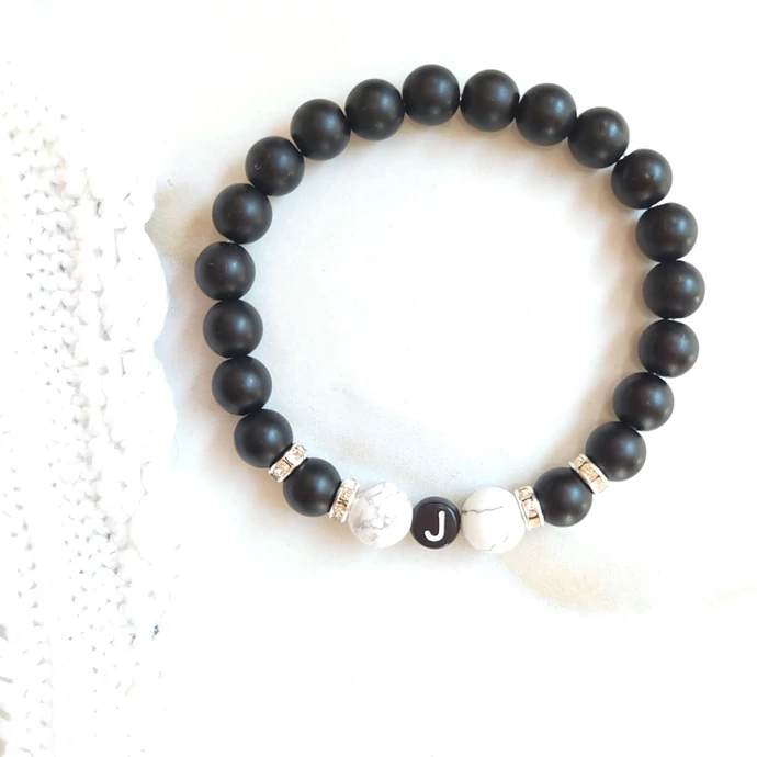 Álomszép fekete ónix női betűs karkötő