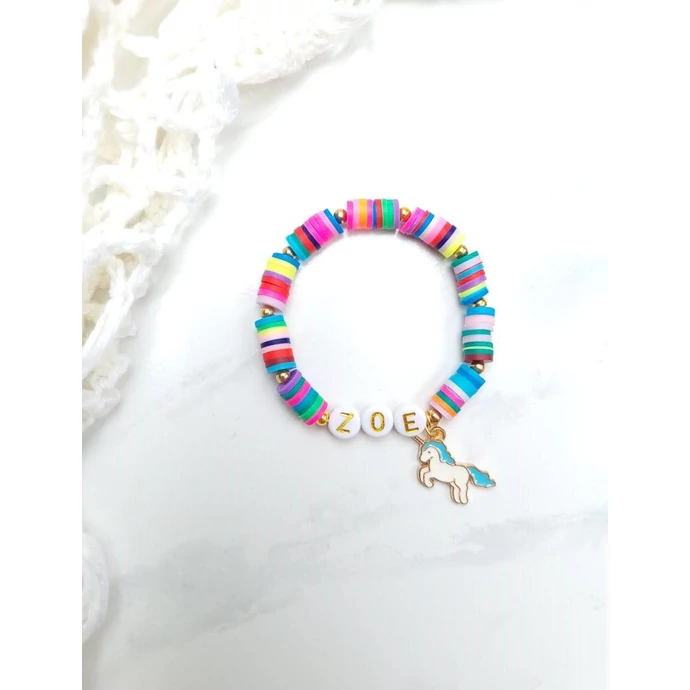 Unikornis medálos gyerekkarkötő névvel 