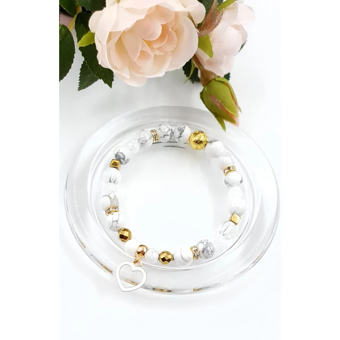 Szívecske medálos howlit kristálykarkötő